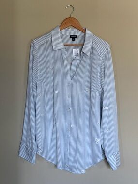 Torrid Lizzie Crinkle Gauze Embroidered Daisy Button Down Shirt 2X NWT